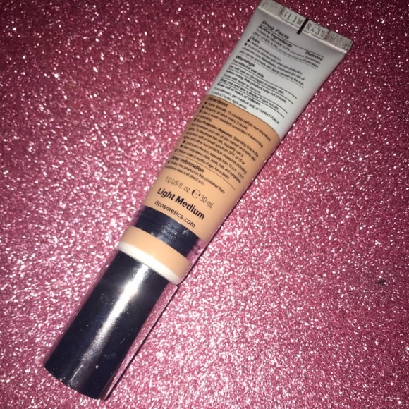 it Cosmetics • Bye Bye Foundation - Picture 7 of 7